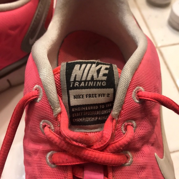 Nike shoes - Picture 2 of 3